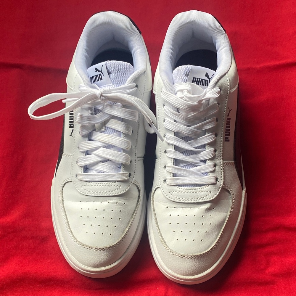 Puma Men's White and Black Casual Sneakers